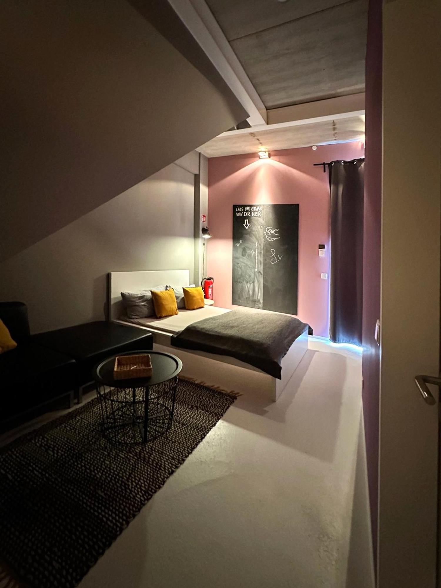 Guestroom By "Farbgestalt" 사르쉬테드 외부 사진